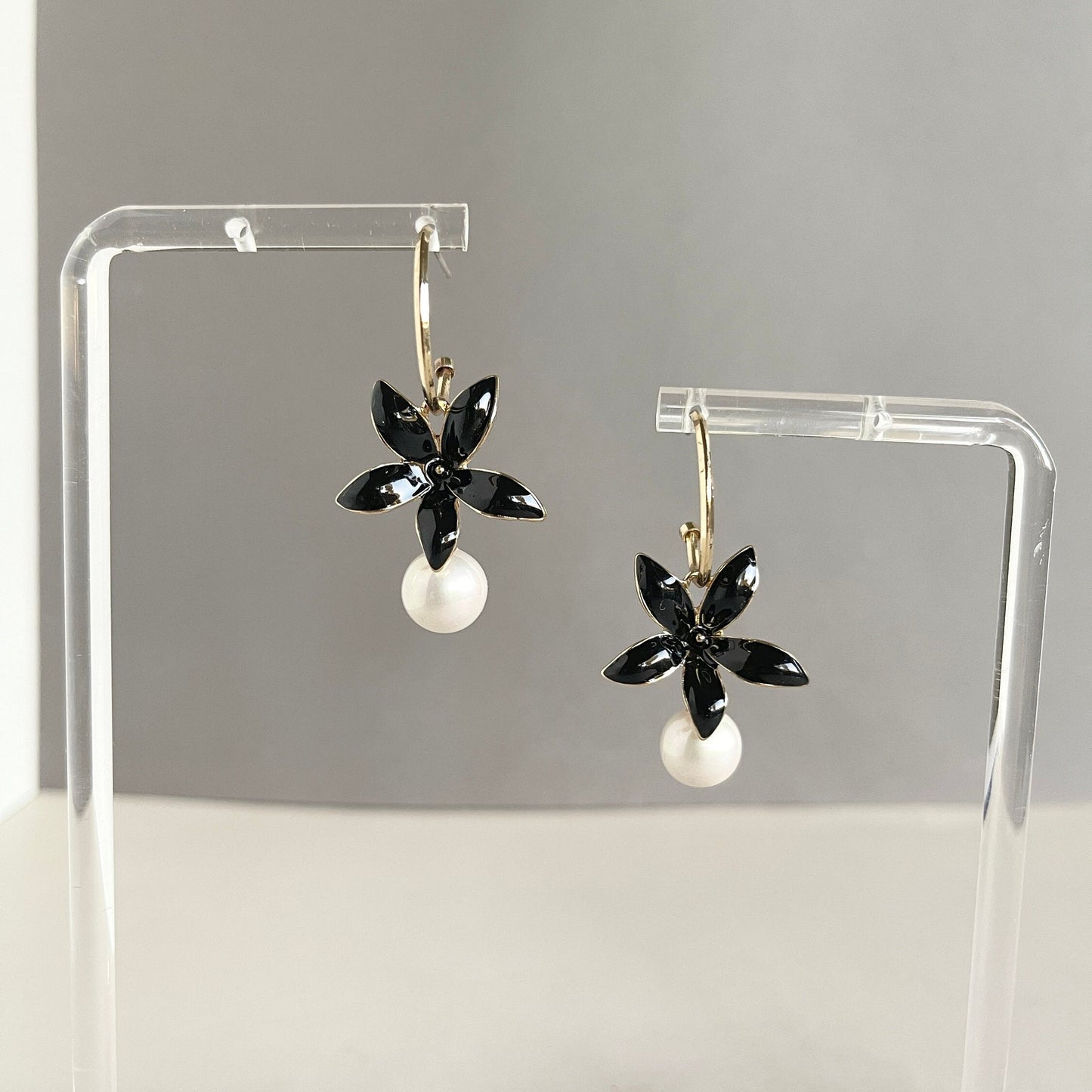 Flower Pearl Earrings